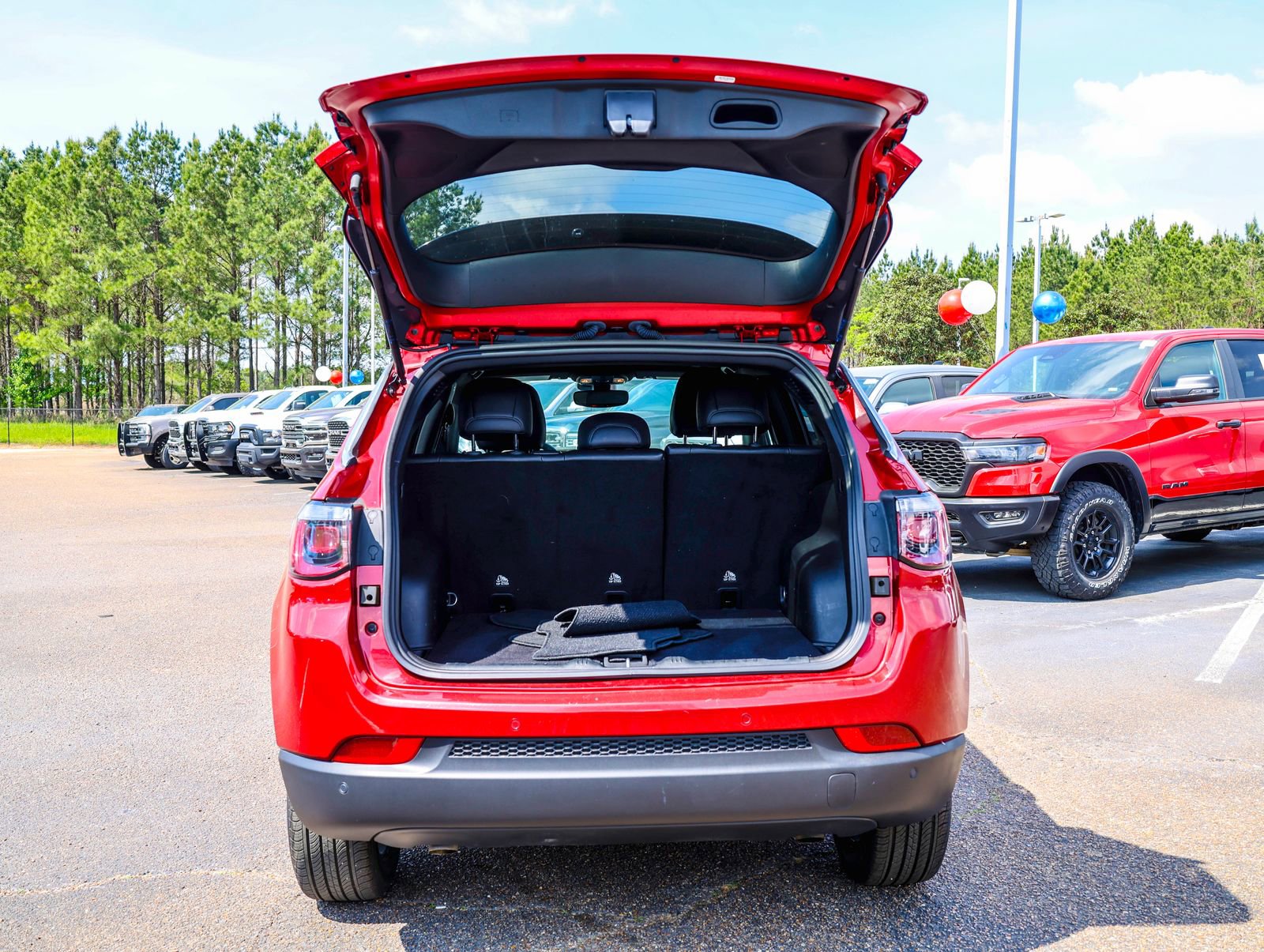 Used 2025 Jeep Compass Limited AWD/4WD image 6