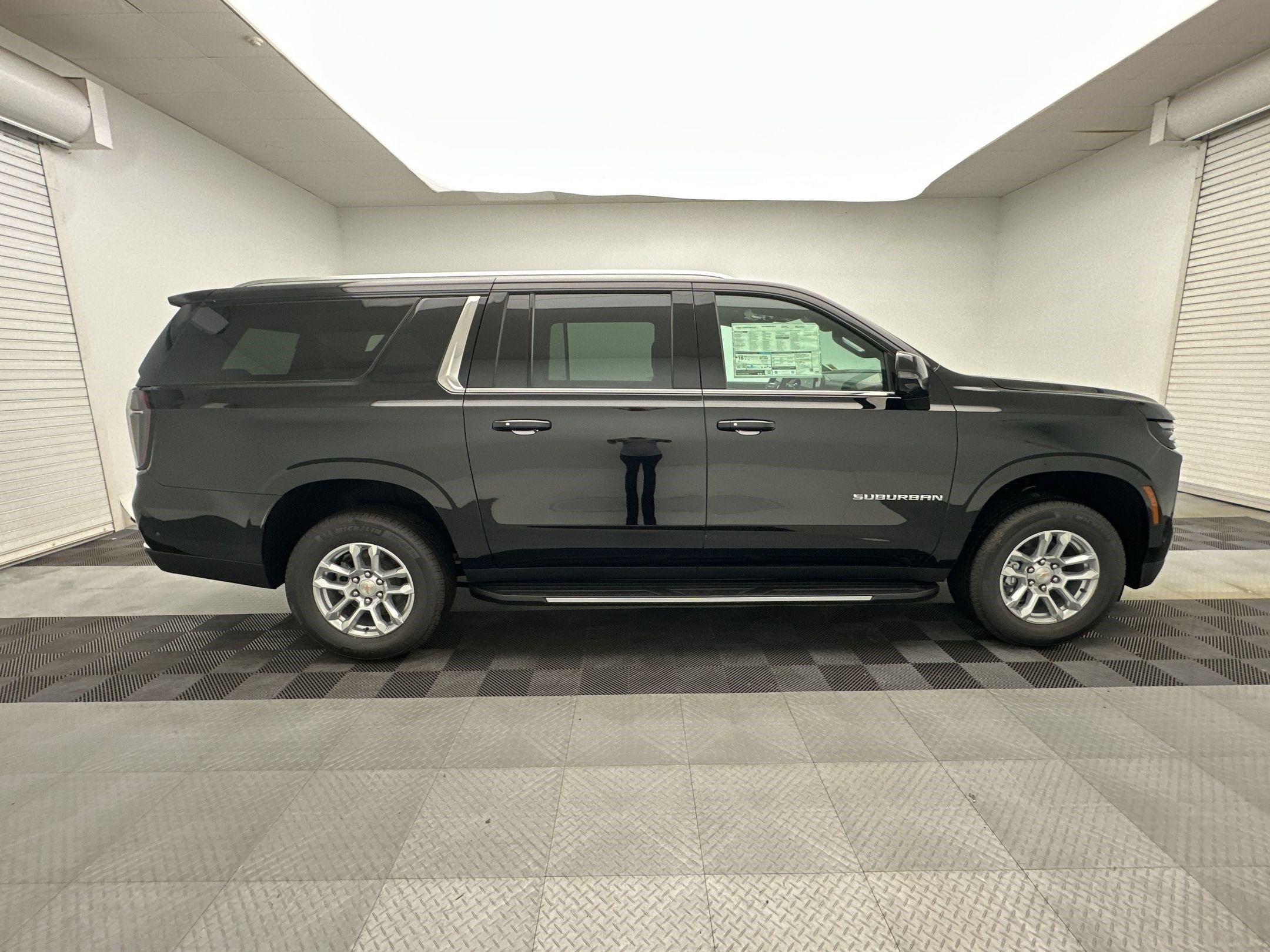 New 2026 Chevrolet Suburban LT w/ Comfort Package AWD/4WD image 8