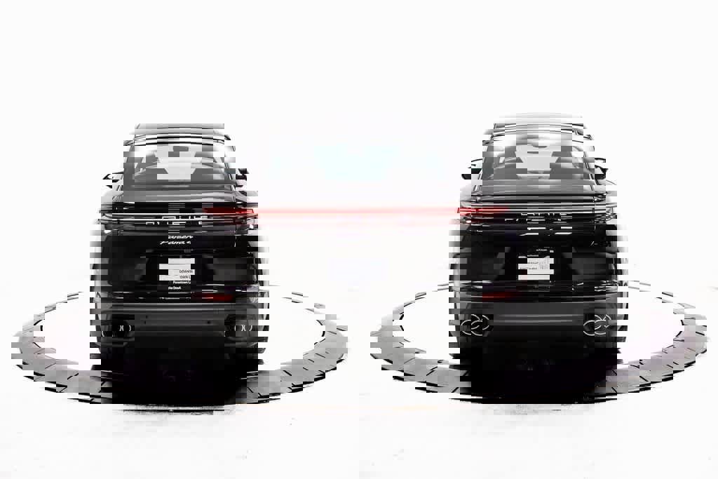 New 2025 Porsche Panamera 4 image 6