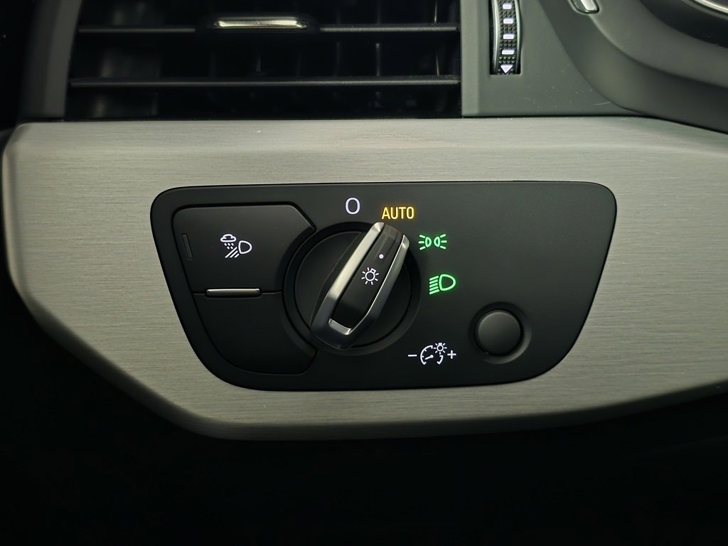 Used 2022 Audi A4 2.0T Premium Plus w/ Premium Plus Package image 32