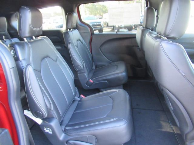 New 2026 Chrysler Pacifica Select FWD image 29