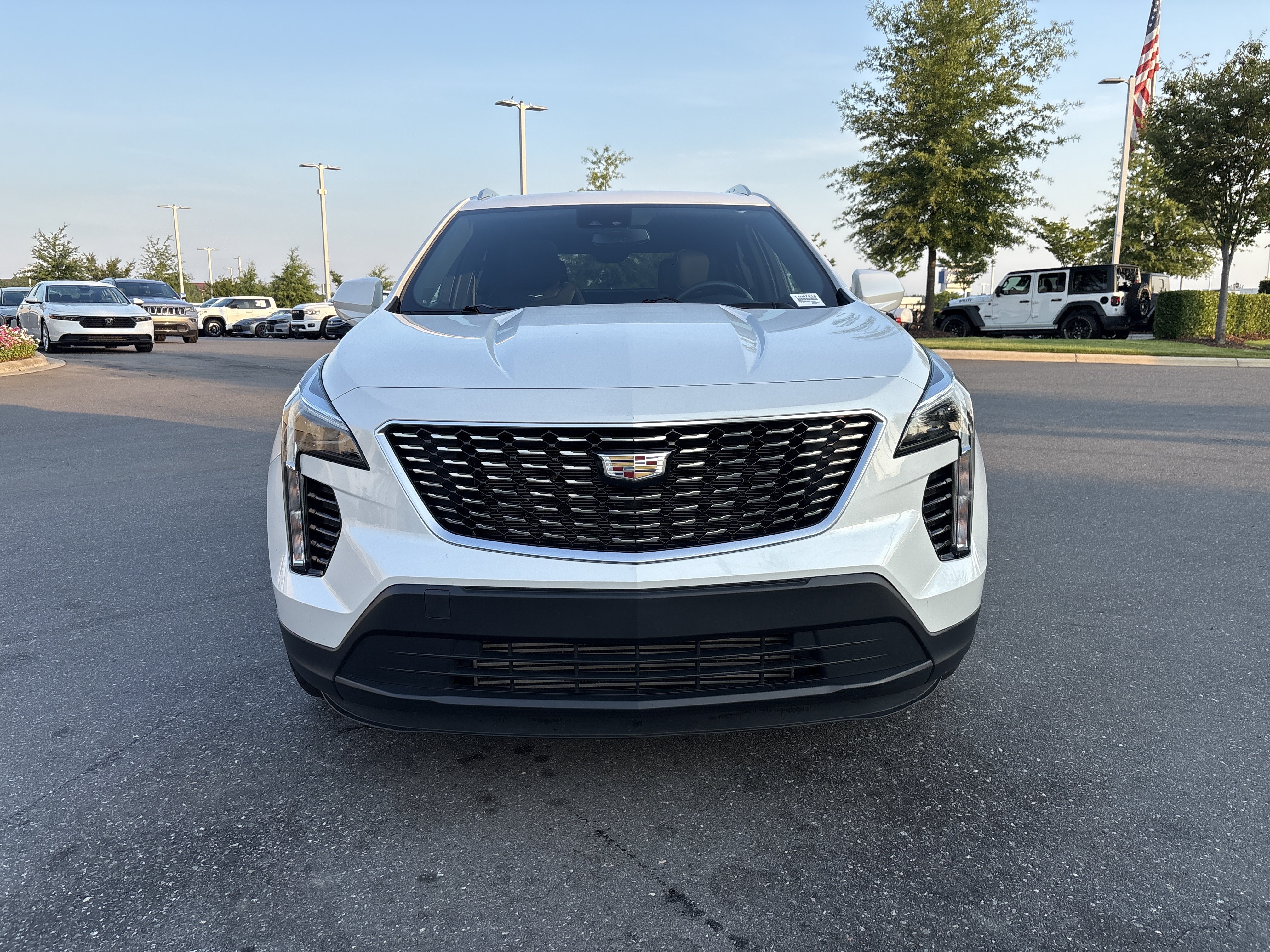 Used 2022 Cadillac XT4 Luxury w/ Cold Weather Package AWD/4WD image 3