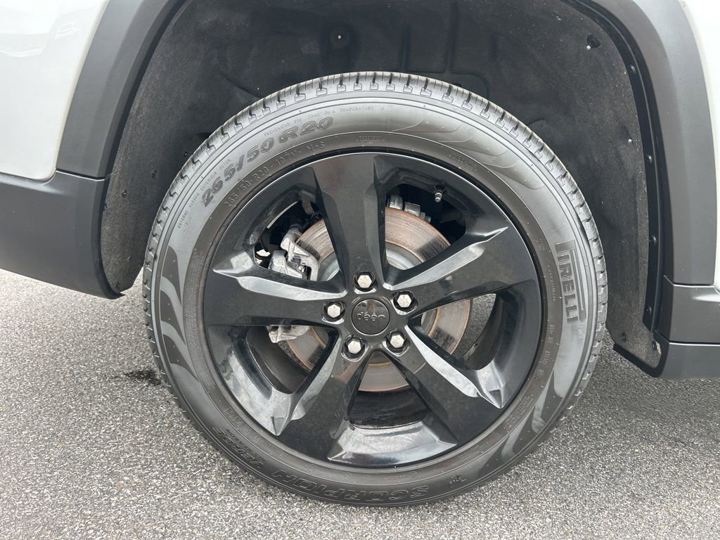 Used 2025 Jeep Grand Cherokee L Limited w/ Black Appearance Package AWD/4WD image 45