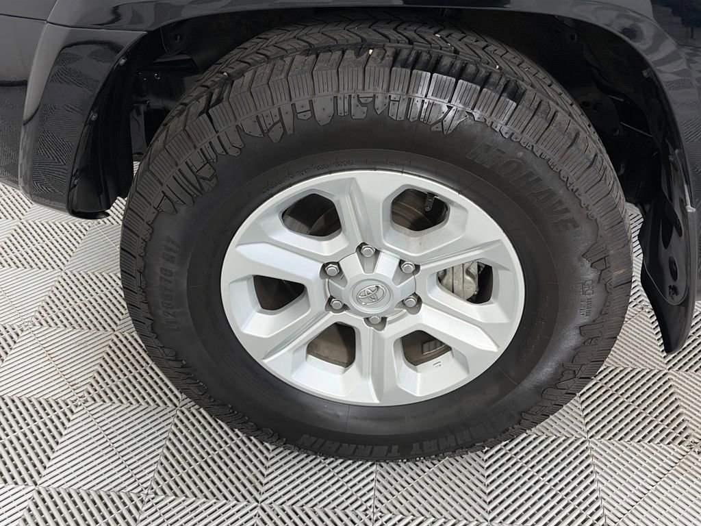 Used 2024 Toyota 4Runner SR5 Premium w/ Moonroof Package RWD image 8
