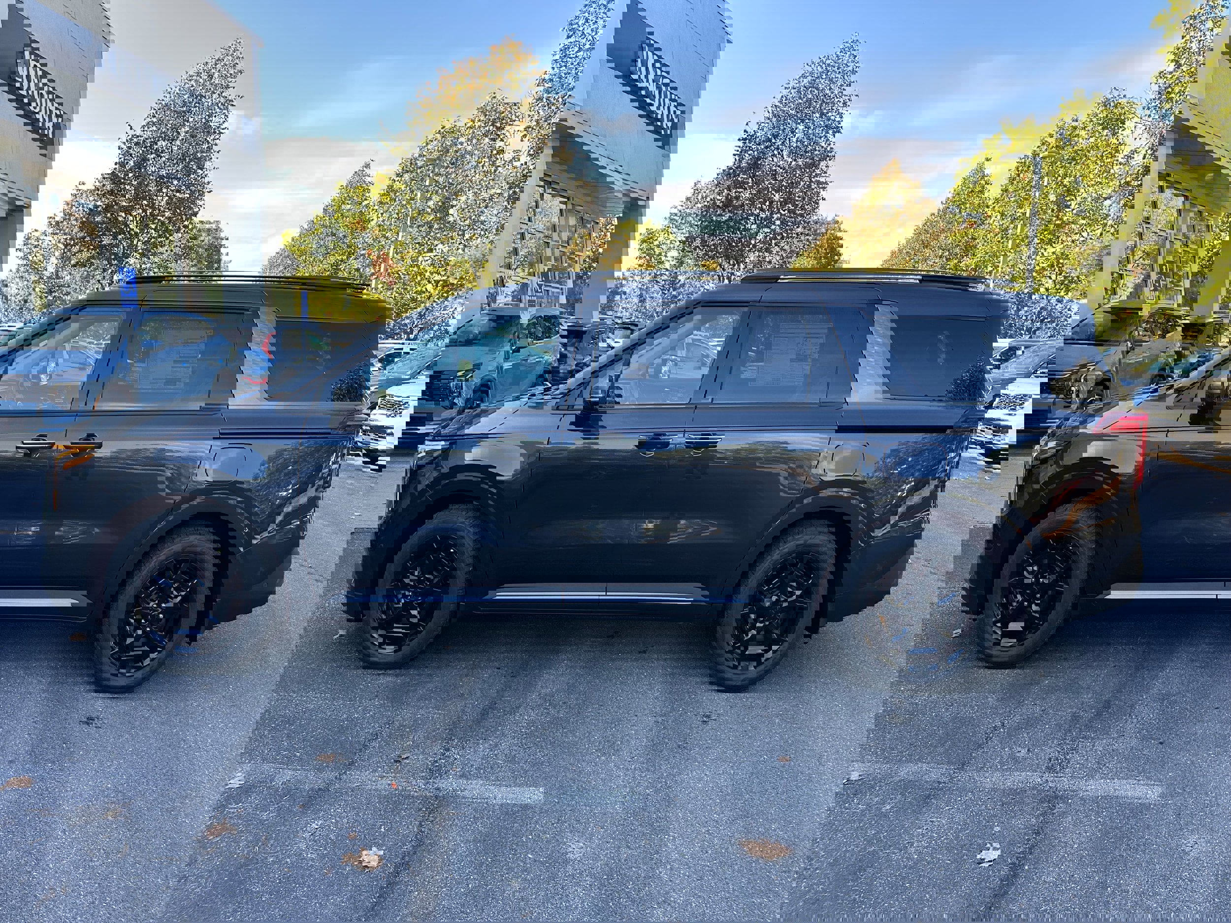 New 2026 Kia Carnival SX image 8