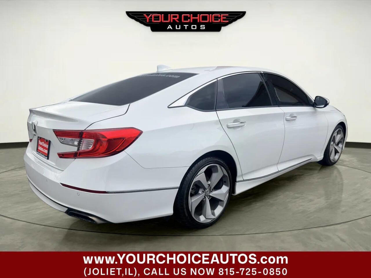 Used 2018 Honda Accord Touring image 6