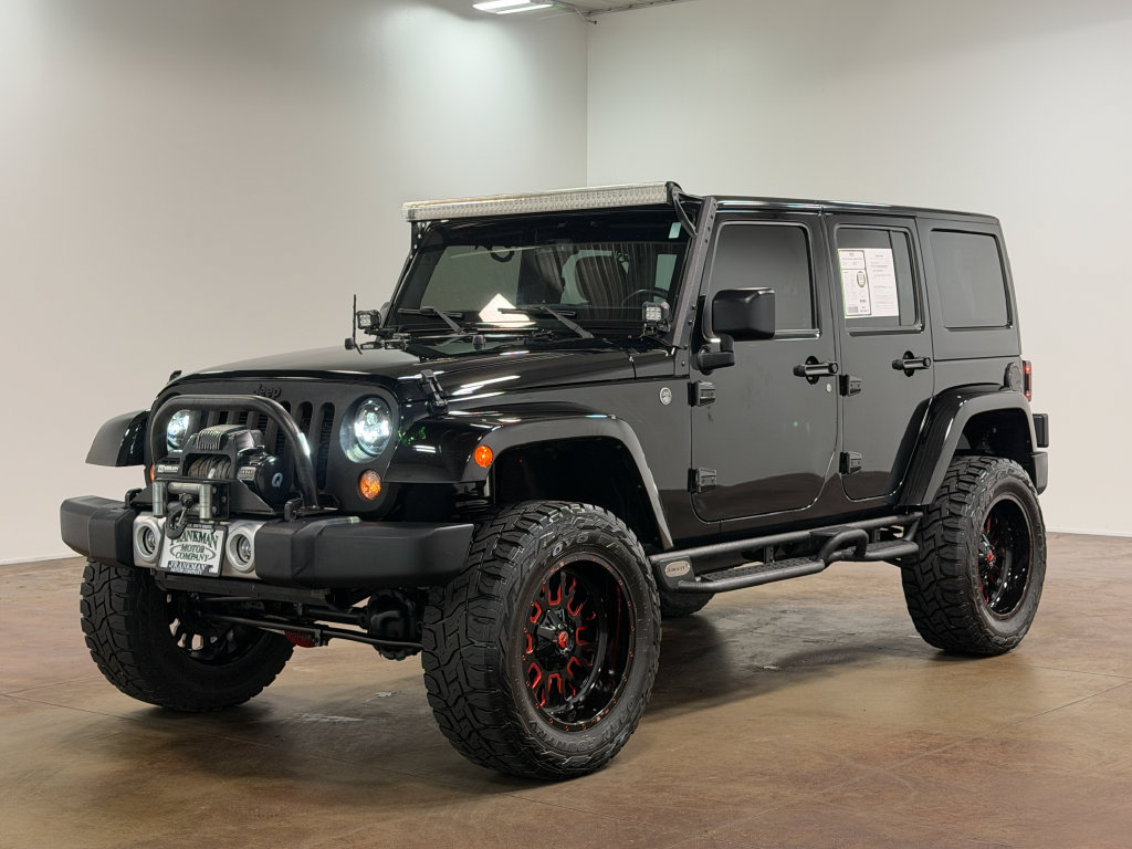 Used 2015 Jeep Wrangler Unlimited Sahara w/ Connectivity Group AWD/4WD image 28