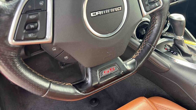 Used 2020 Chevrolet Camaro SS RWD image 23