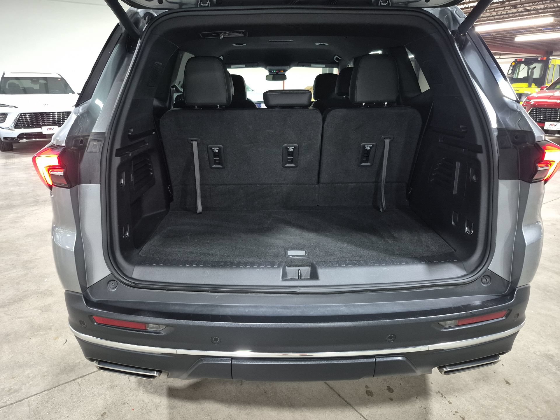 Certified 2025 Buick Enclave Preferred AWD/4WD image 27