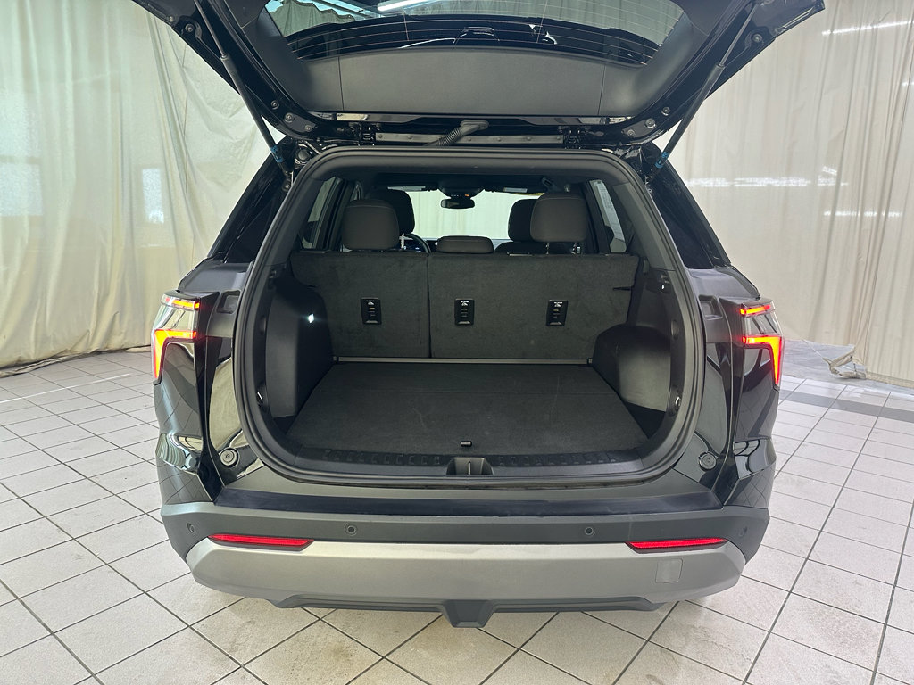 Used 2026 Chevrolet Equinox LT FWD image 8