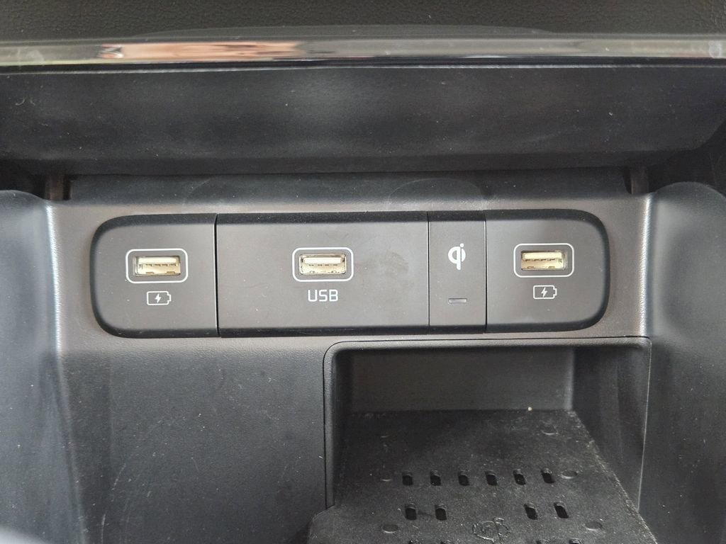 Certified 2023 Kia Sorento SX image 22