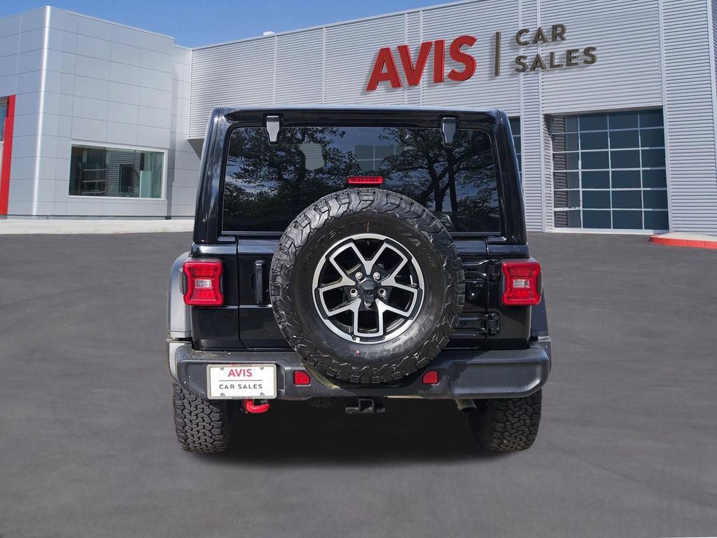 Used 2025 Jeep Wrangler Unlimited Rubicon AWD/4WD image 5