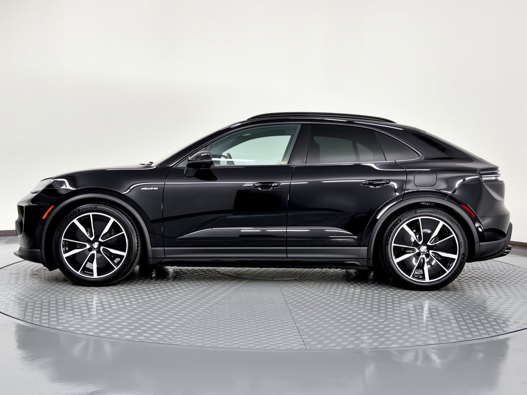 Used 2025 Porsche Macan Electric RWD image 2