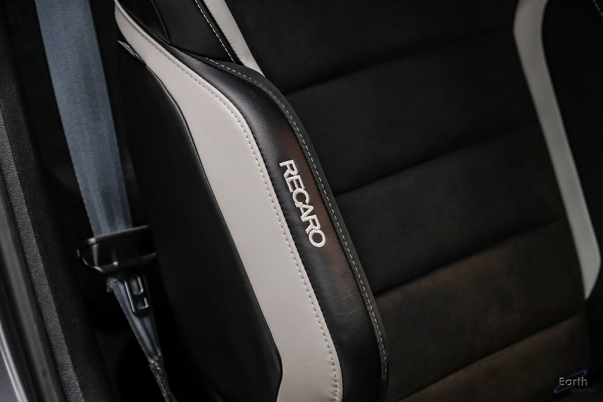 Used 2021 Ford Mustang Shelby GT500 w/ Carbon Fiber Track Pack image 57