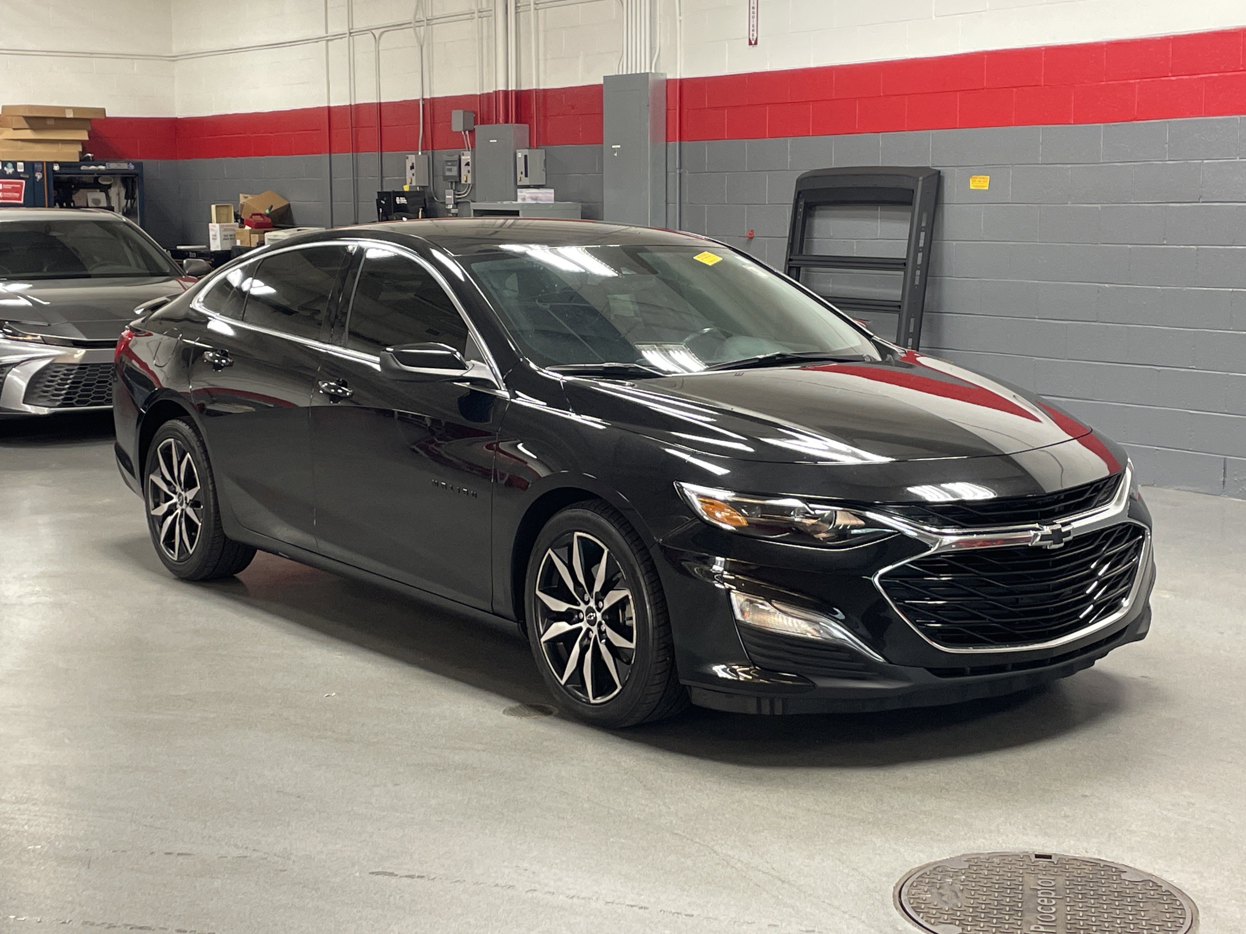 Used 2024 Chevrolet Malibu RS FWD image 2