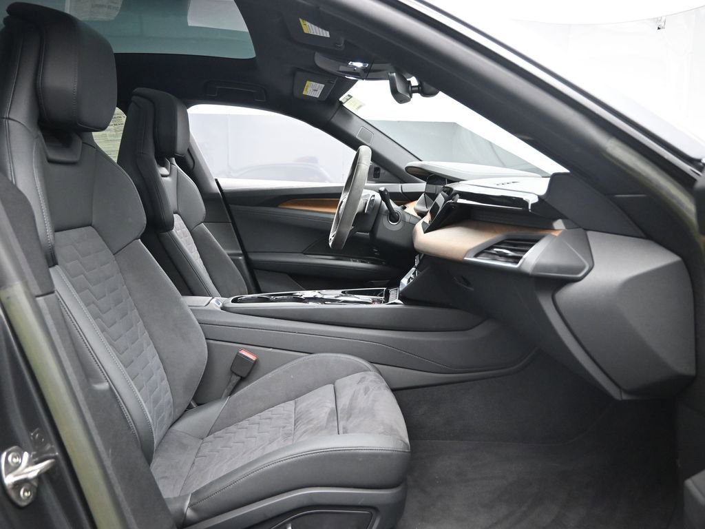 Used 2023 Audi e-tron GT Premium Plus image 30