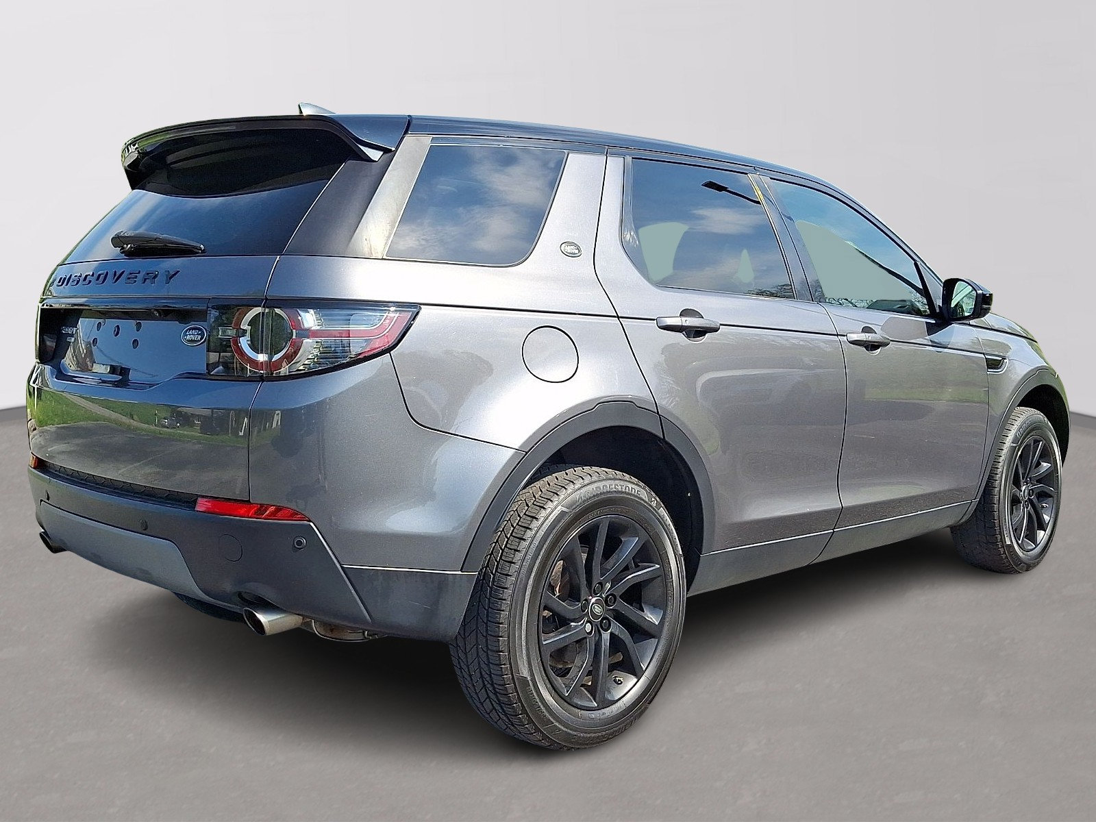 Used 2019 Land Rover Discovery Sport HSE AWD/4WD image 6