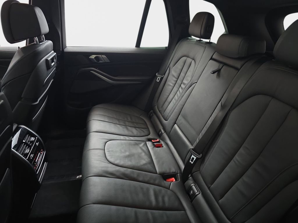 Used 2020 BMW X5 M50i AWD/4WD image 17