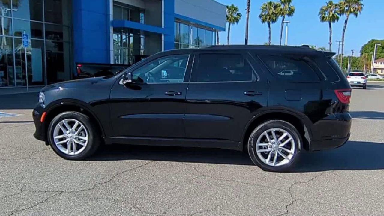 Used 2025 Dodge Durango GT AWD/4WD image 5