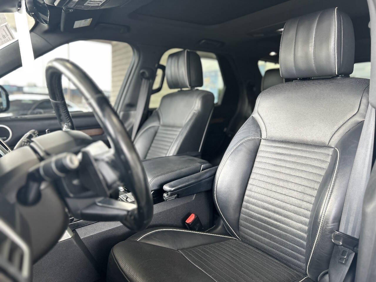 Used 2019 Land Rover Discovery HSE Luxury AWD/4WD image 42