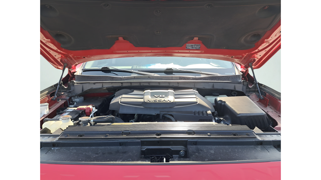 Used 2022 Nissan Titan SV AWD/4WD image 11