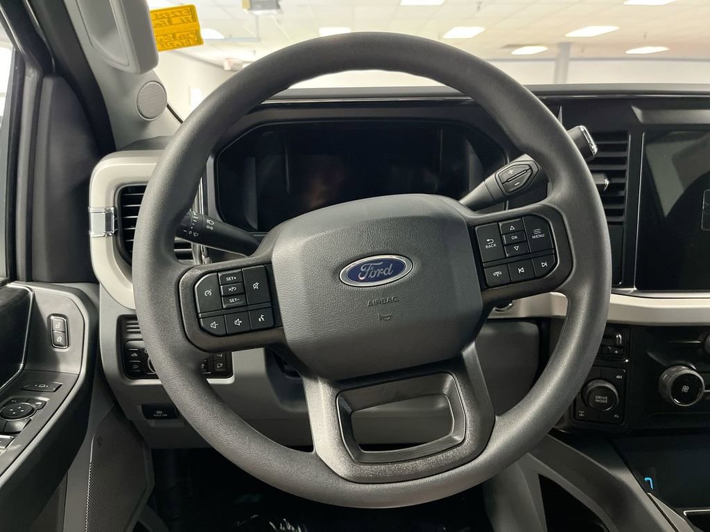 New 2026 Ford F350 XLT w/ XLT Premium Package AWD/4WD image 16