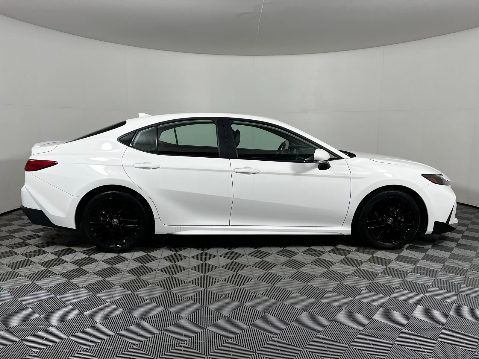 Certified 2025 Toyota Camry SE image 4