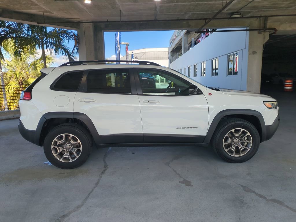 Certified 2022 Jeep Cherokee Trailhawk image 4