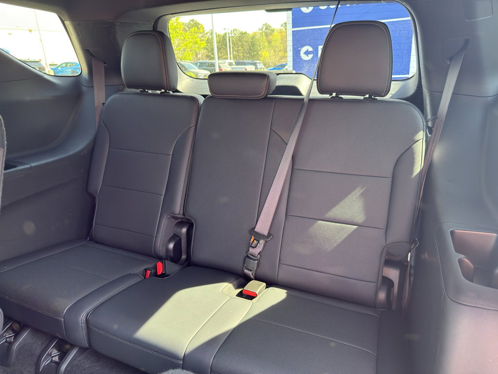 Used 2025 Chevrolet Traverse High Country image 17