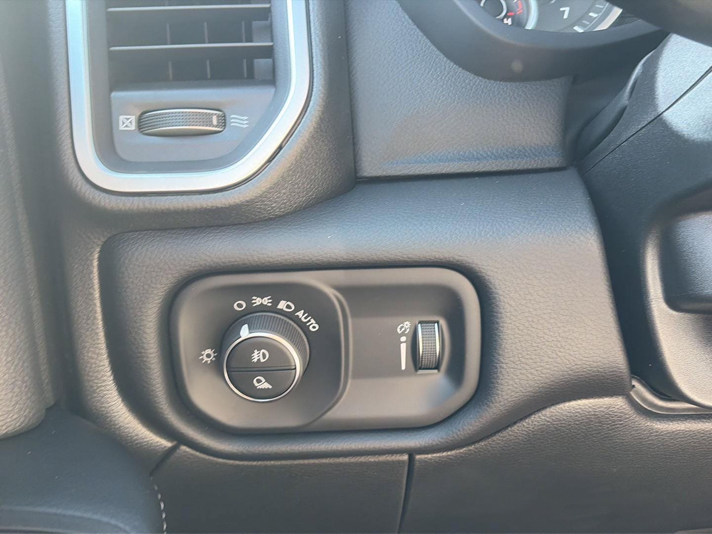 New 2026 RAM 2500 Big Horn AWD/4WD image 18