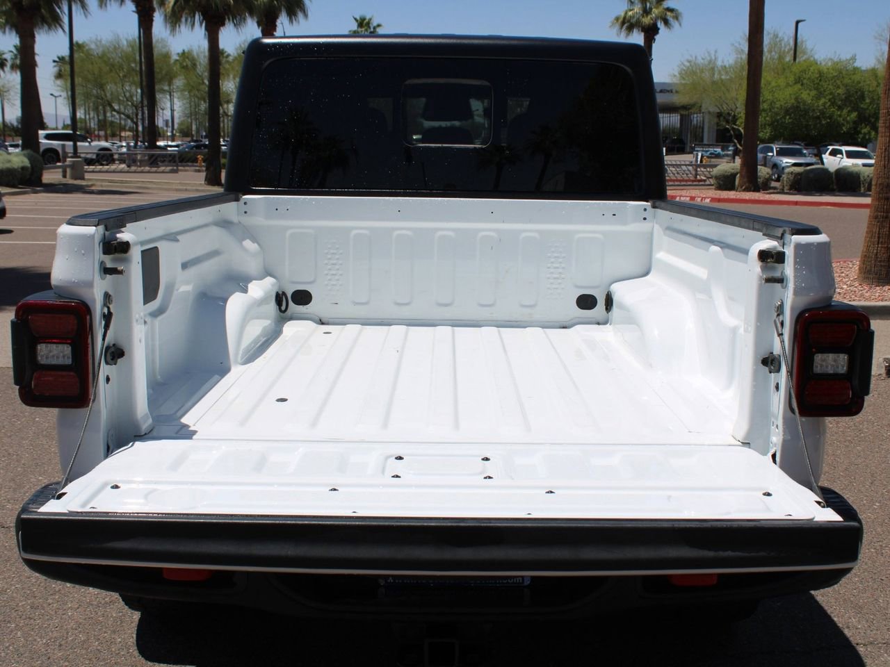 Used 2026 Jeep Gladiator Rubicon AWD/4WD image 5