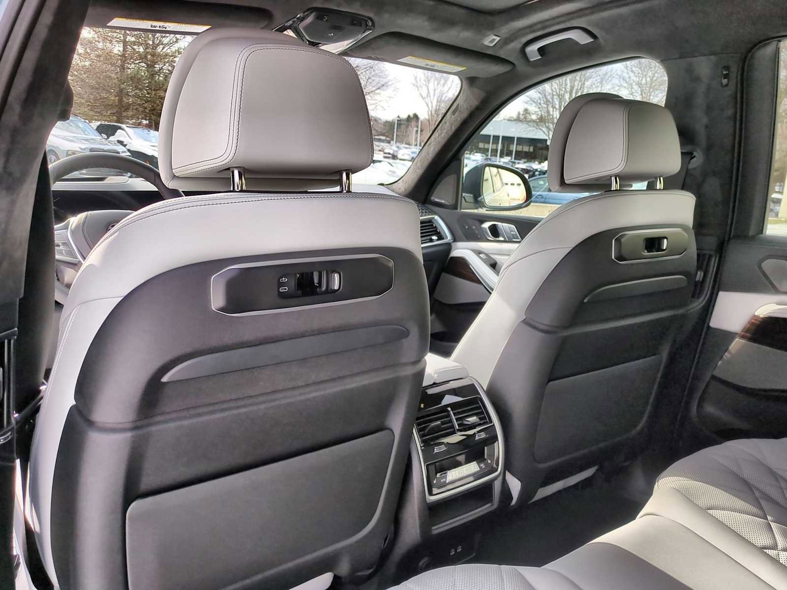 New 2026 BMW X7 xDrive40i image 18