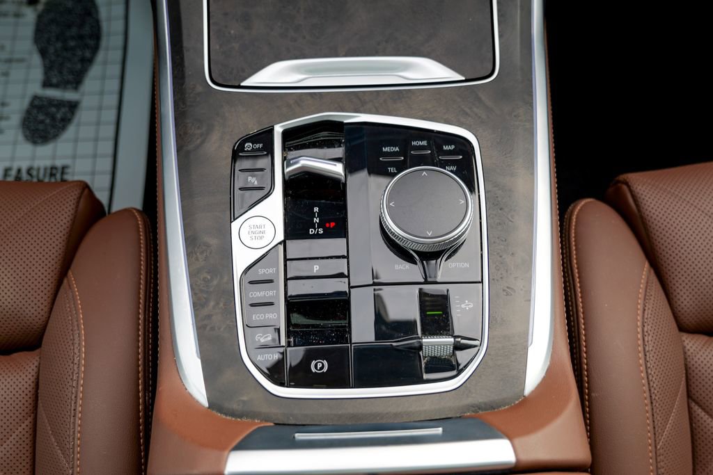 Used 2023 BMW X7 xDrive40i w/ Premium Package image 56