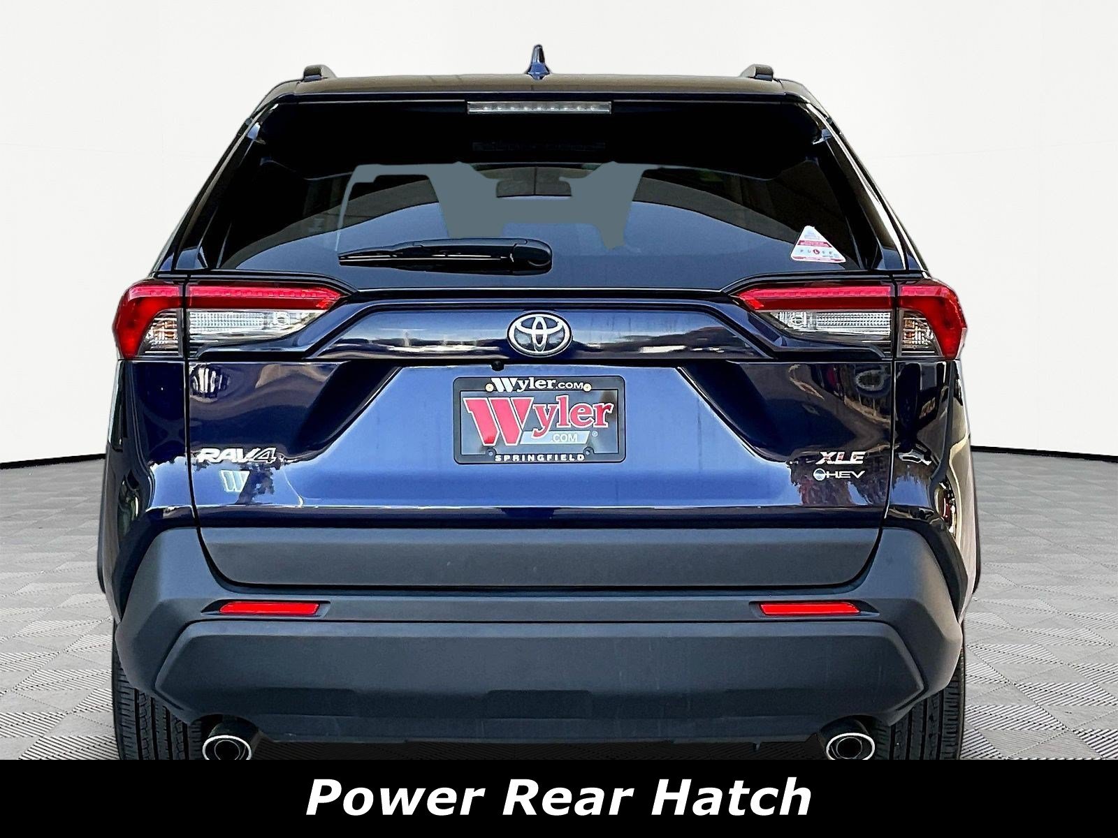 Used 2025 Toyota RAV4 XLE AWD/4WD image 5