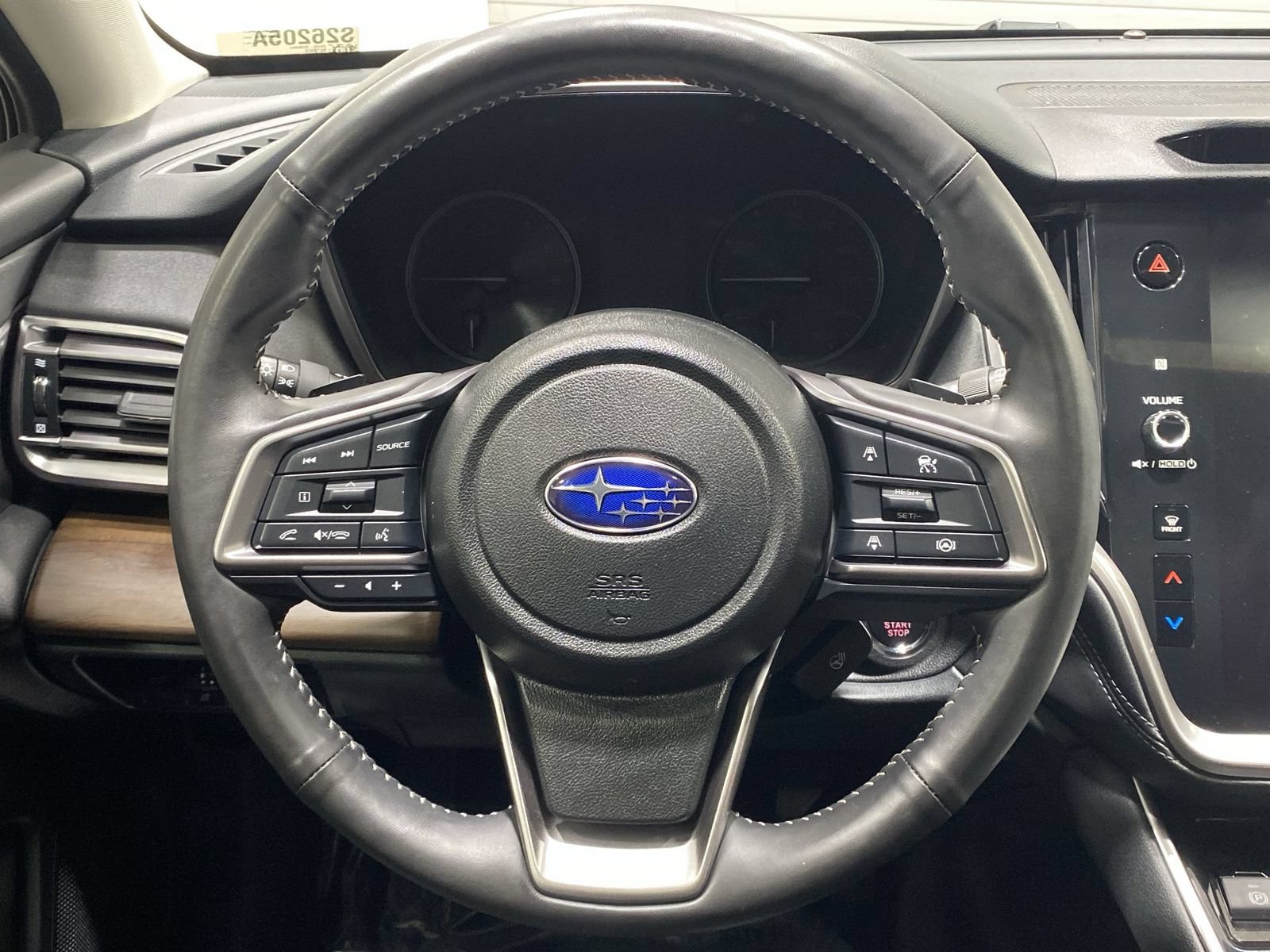 Used 2025 Subaru Outback Touring XT AWD/4WD image 14