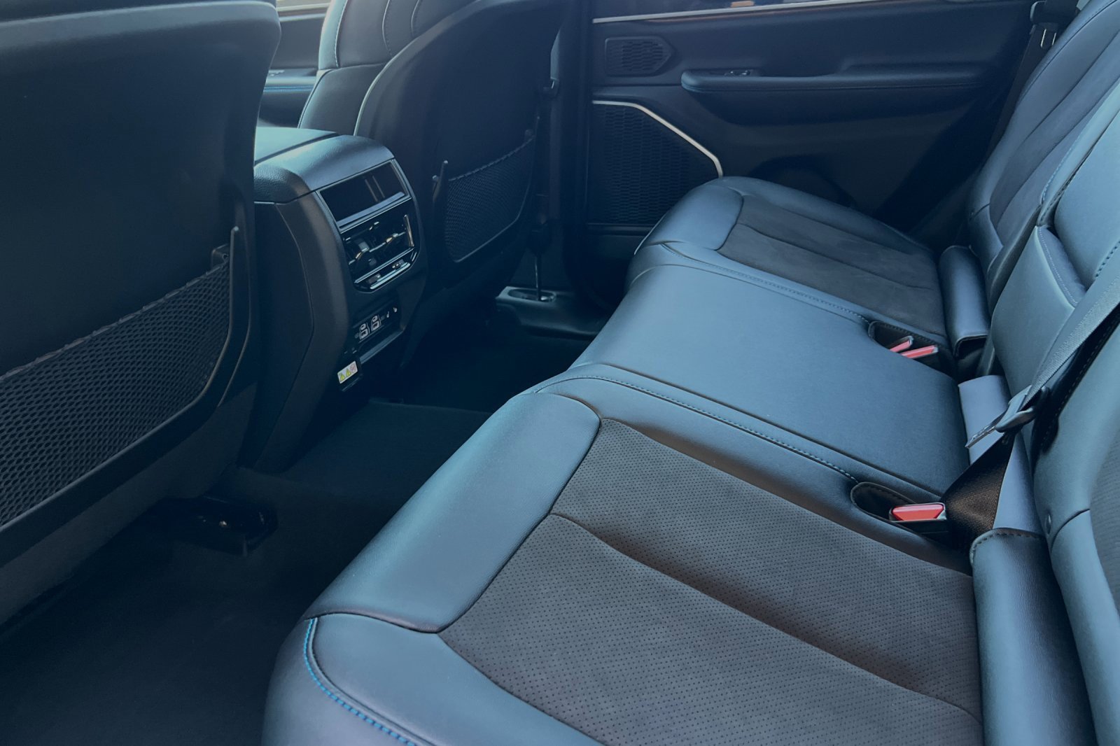 New 2023 Jeep Grand Cherokee Trailhawk w/ Advanced Protech Group II image 11