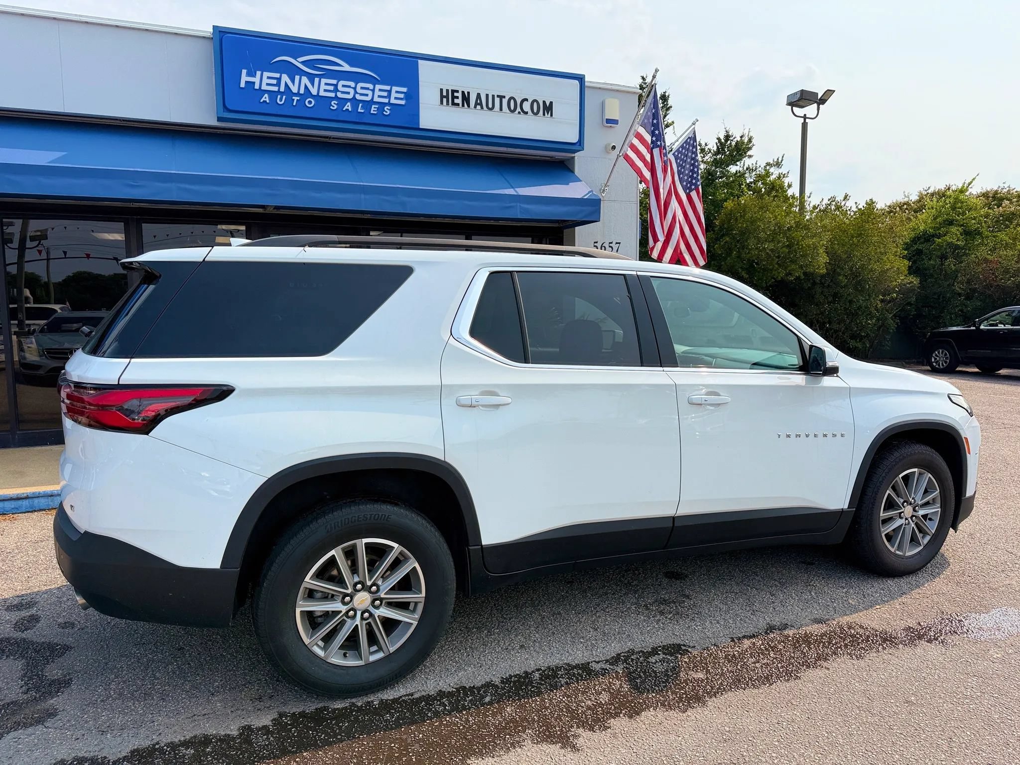 Used 2023 Chevrolet Traverse LT AWD/4WD image 24