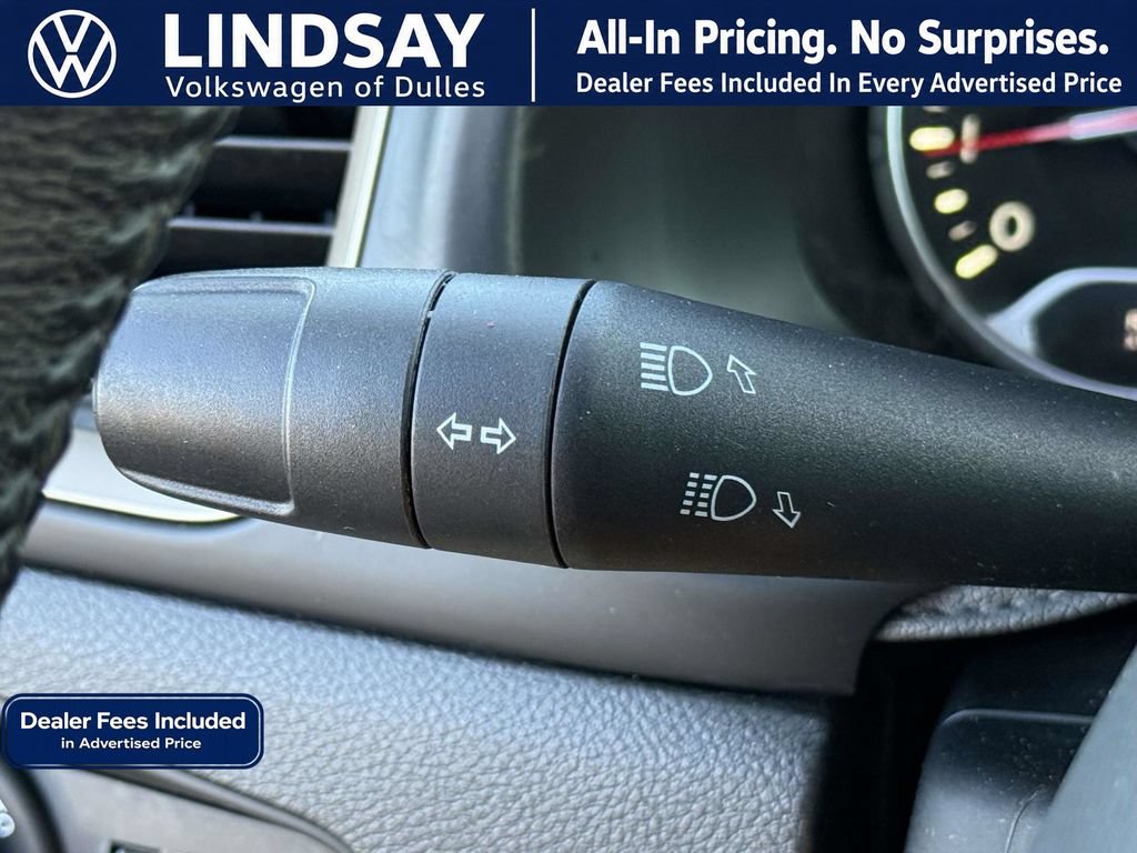 Used 2016 Jeep Renegade Latitude w/ Cold Weather Group FWD image 24