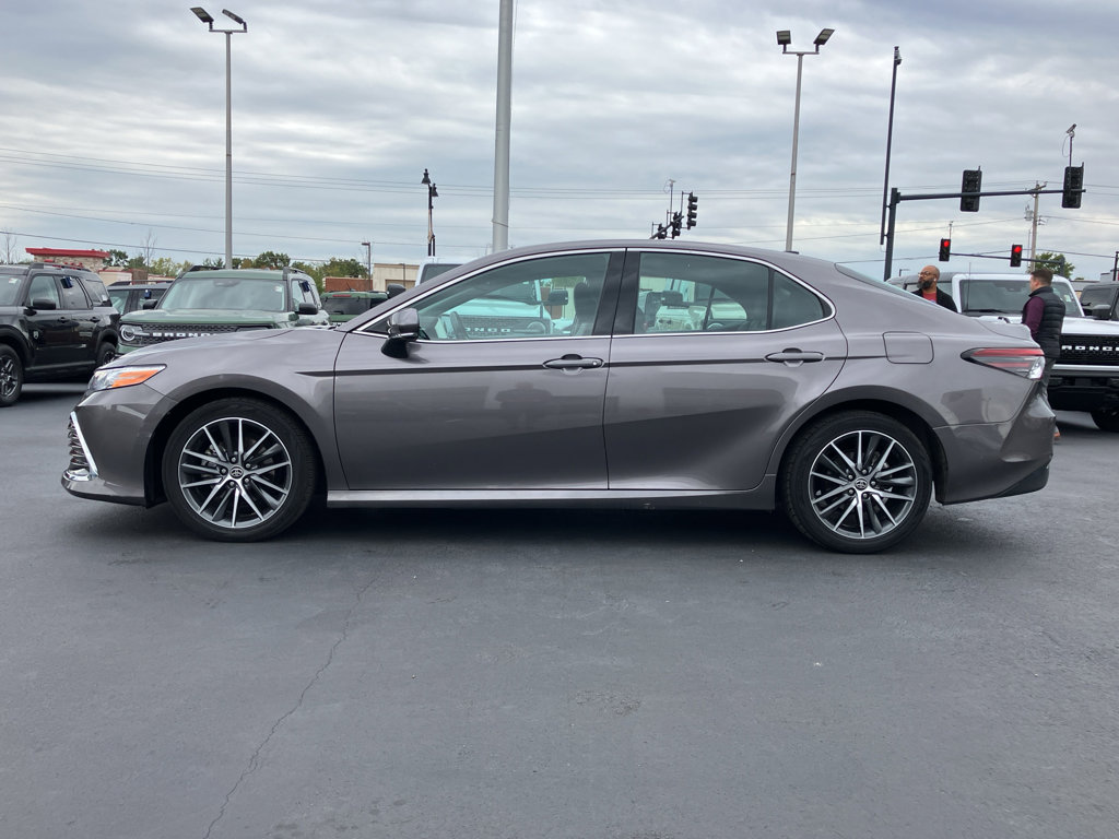 Used 2021 Toyota Camry XLE w/ Navigation Package image 6