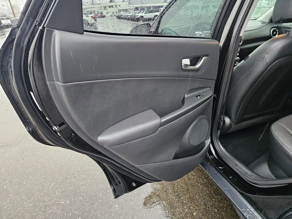 Used 2023 Hyundai Kona Limited image 12