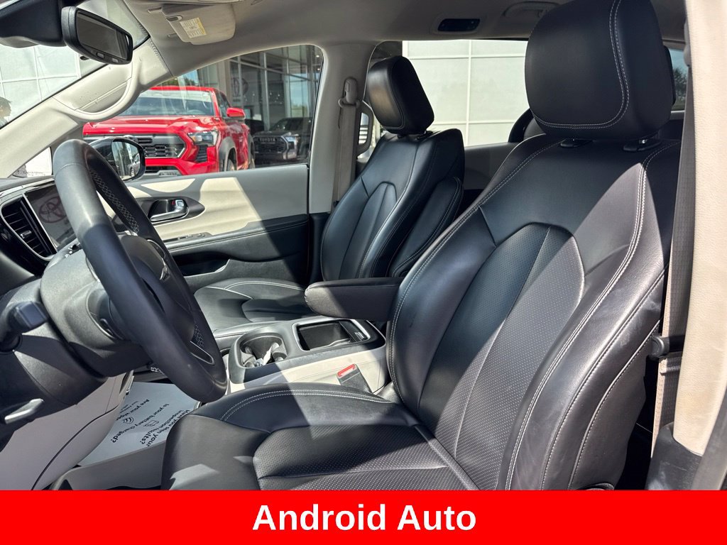 Used 2024 Chrysler Pacifica Limited FWD image 12