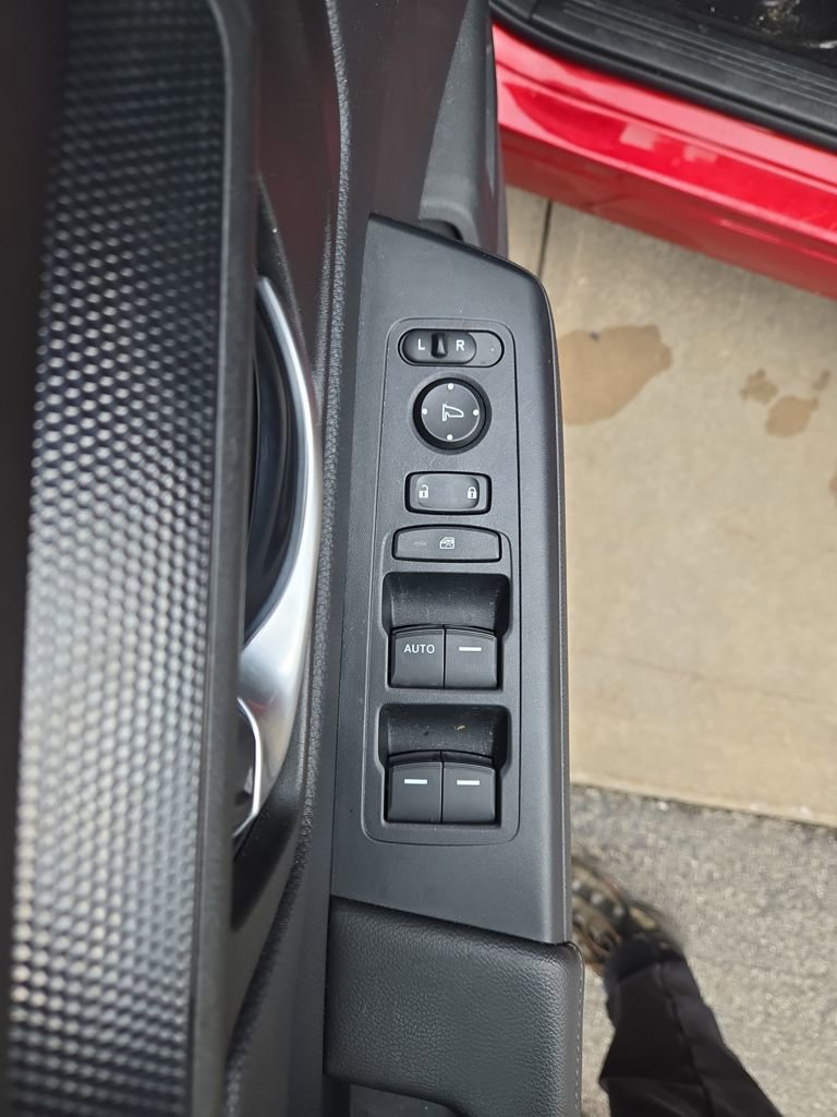 Used 2024 Honda CR-V LX image 12