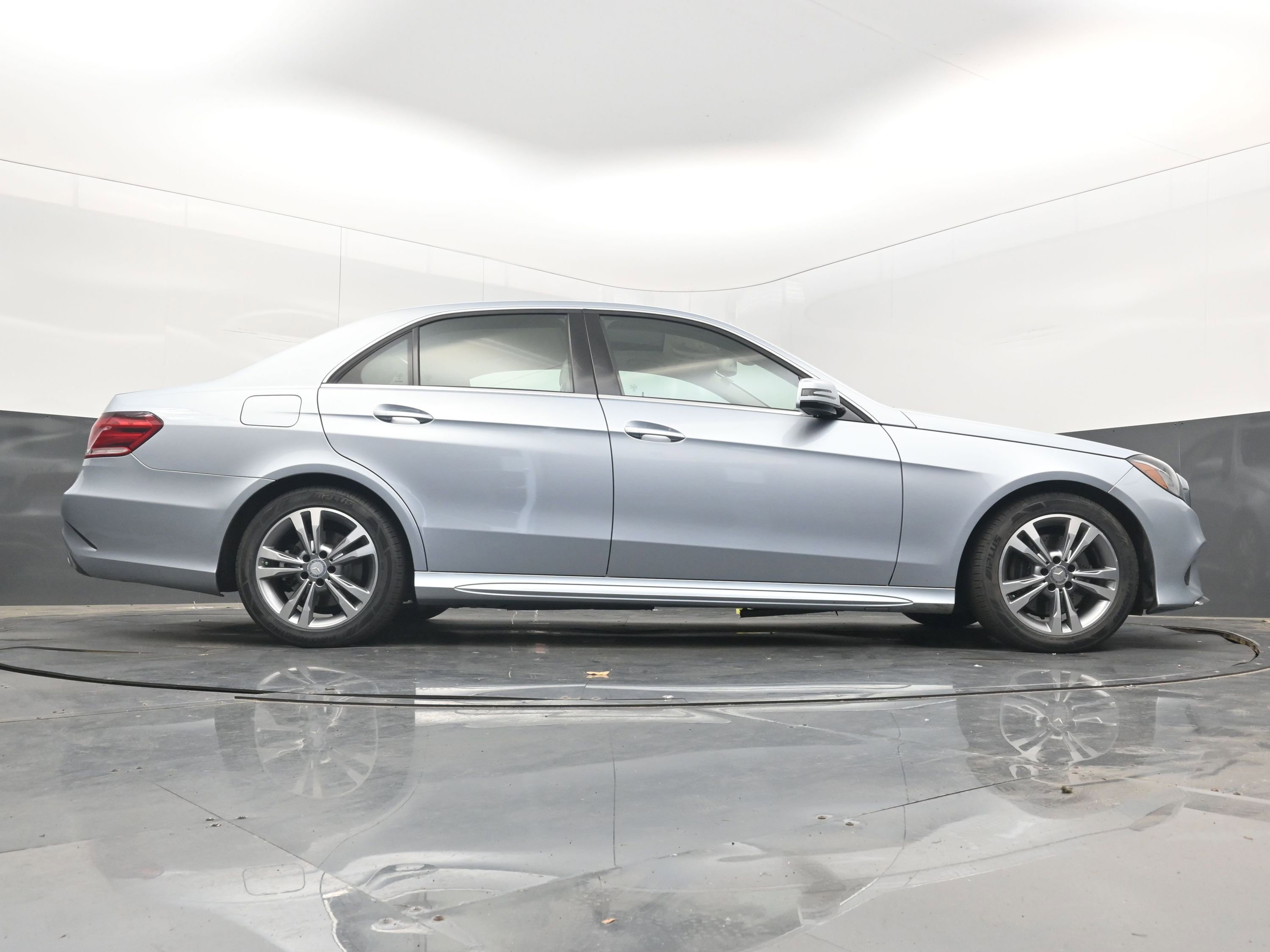 Used 2015 Mercedes-Benz E 350 Sedan image 34