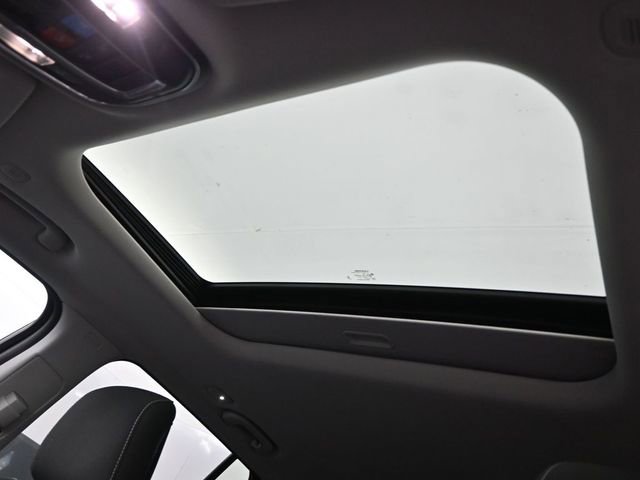 Used 2024 Jeep Grand Cherokee Laredo X image 21