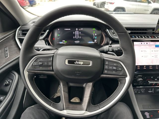 Used 2022 Jeep Grand Cherokee Limited 4xe w/ Luxury Tech Group II image 28