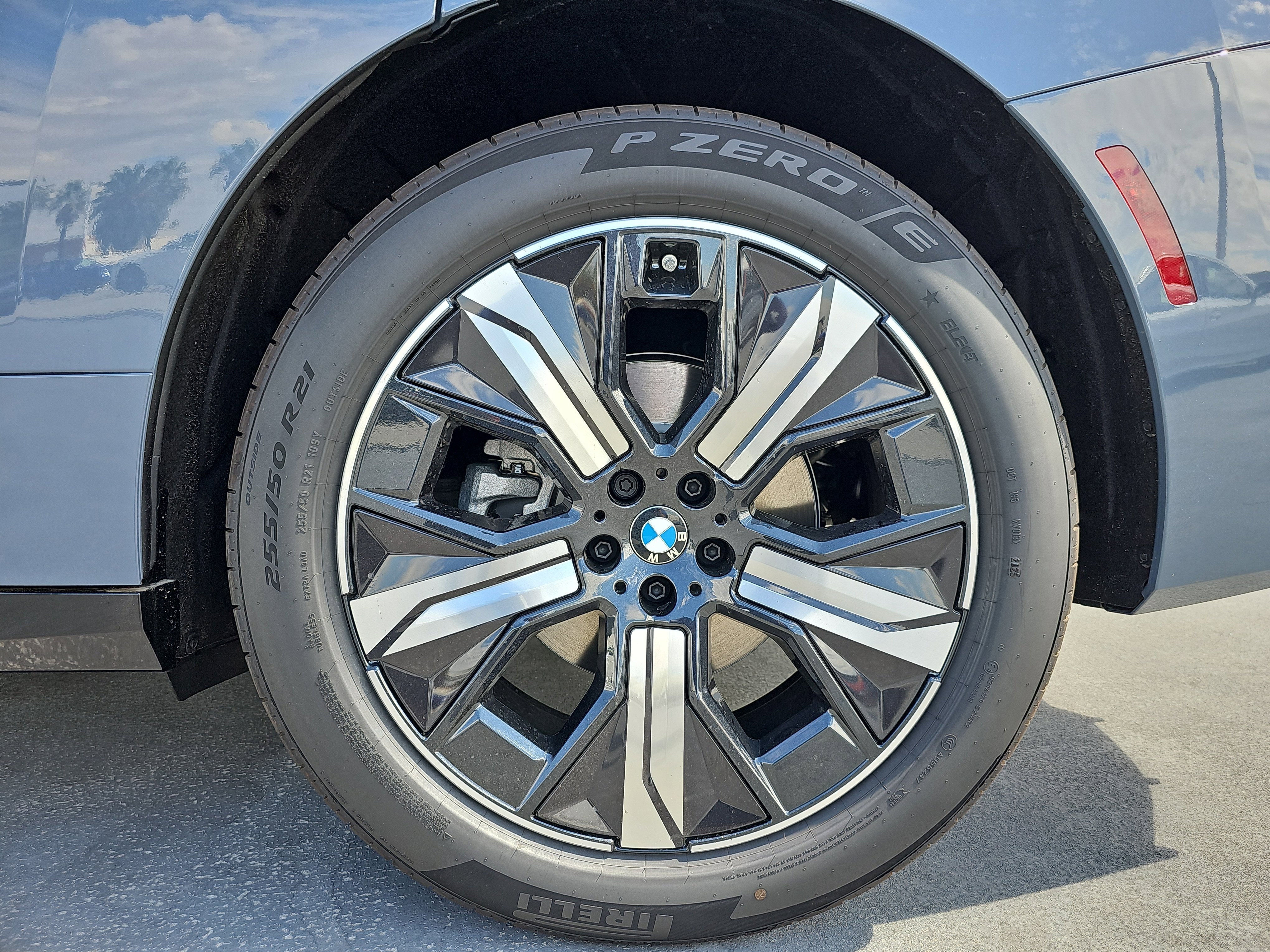 New 2026 BMW iX xDrive60 w/ Premium Package image 33