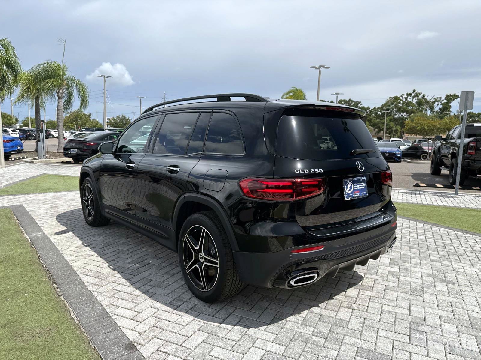 New 2026 Mercedes-Benz GLB 250 image 4