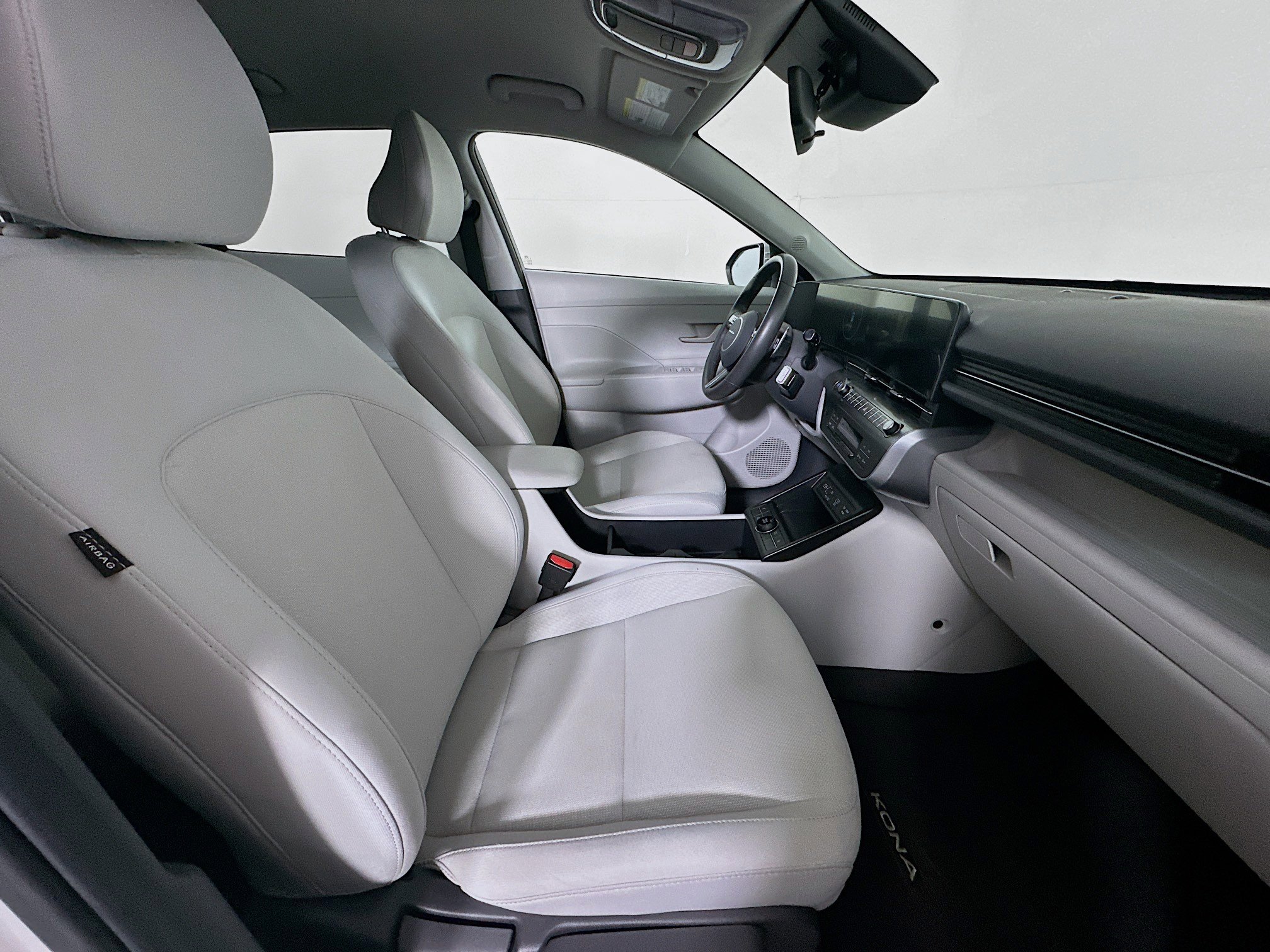 Used 2024 Hyundai Kona SEL FWD image 30