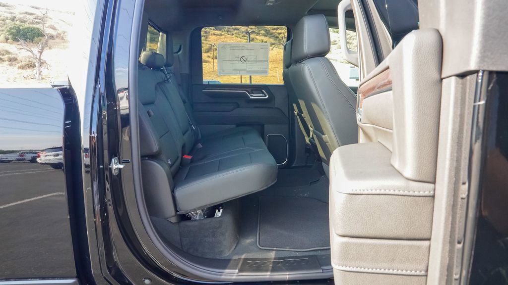 New 2025 GMC Sierra 2500 SLT w/ SLT Premium Package image 16