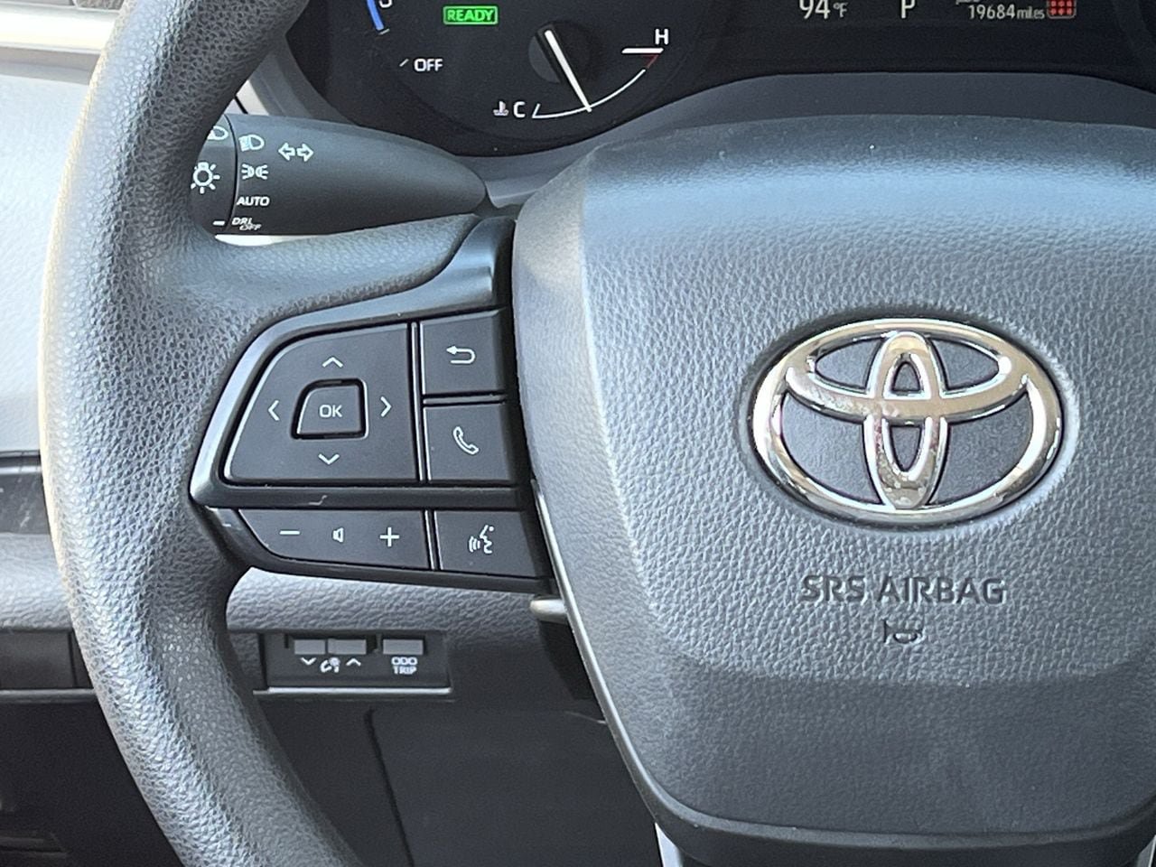 Used 2025 Toyota Sienna LE FWD image 12